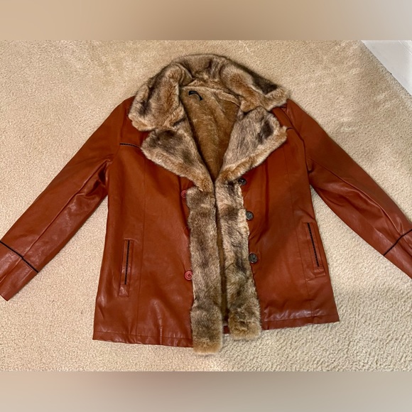 Men’s brown with tan inside M-L - Picture 1 of 4